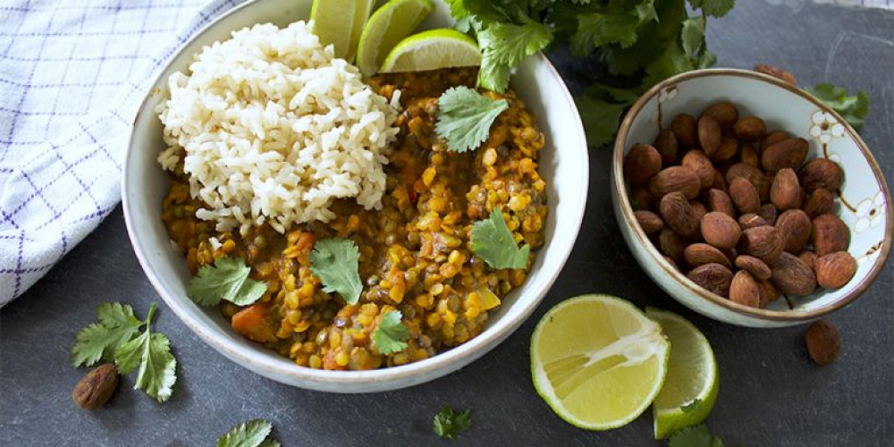 Indisk dhal med tamariristede mandler