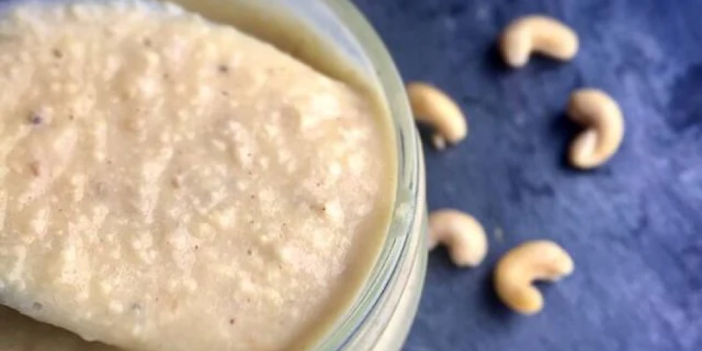Vegansk ostesovs med kartofler og cashewnødder