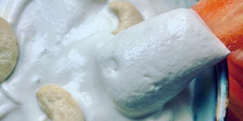 Sourcream dip lavet på cashewnødder