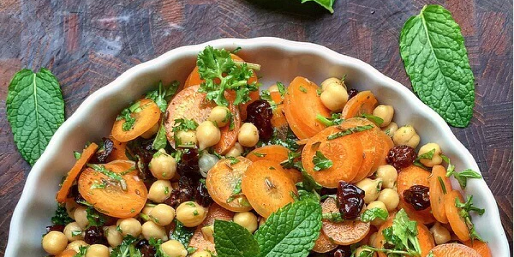 Kikærtesalat med tranebær